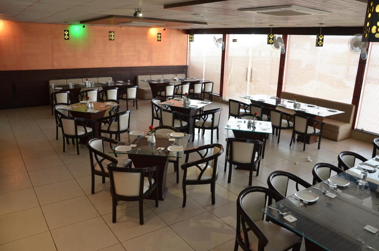 Hotel Fortune Blue Sikar Ngoại thất bức ảnh