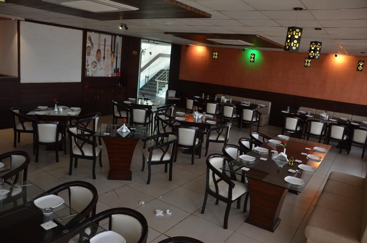 Hotel Fortune Blue Sikar Ngoại thất bức ảnh